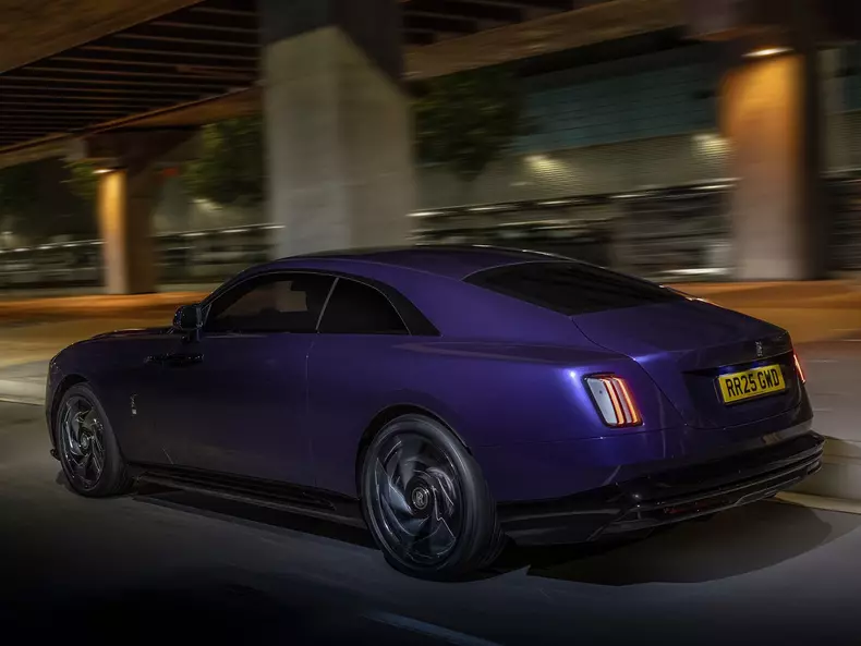 Rolls-Royce-Spectre_Black_Badge-2026-HD-c665878f1ba87fd2c40e775ea3a5b0137ad2be0ba