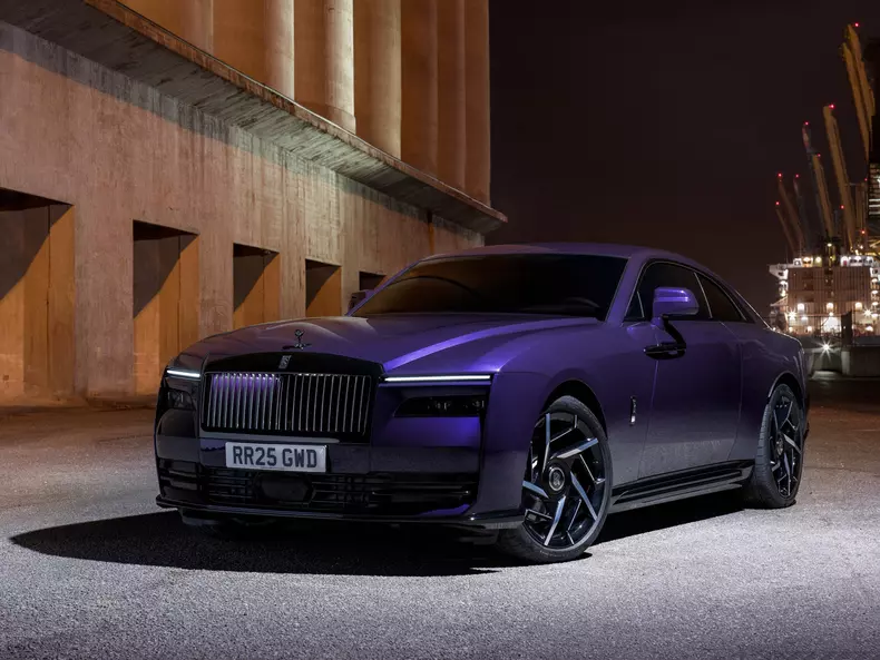 Rolls-Royce-Spectre_Black_Badge-2026-wallpaper