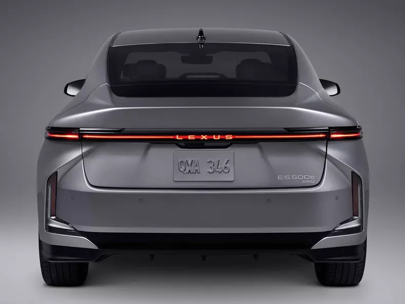 Lexus-ES-2026-Rear.77ed0153