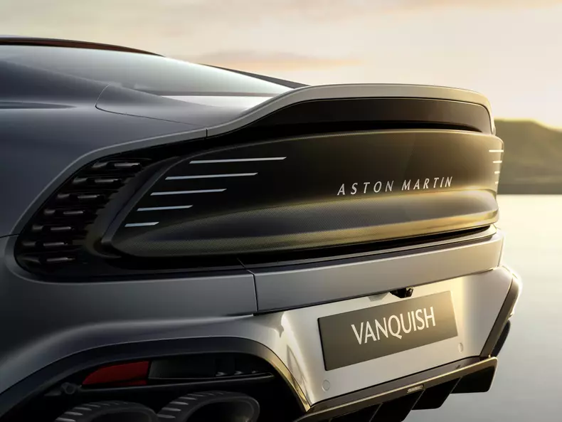 Aston-Martin-Vanquish-25_09