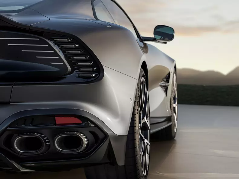 Aston-Martin-Vanquish-25_10