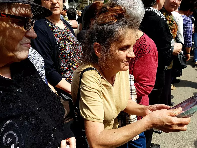 Ionela Prodan inmormantare 3