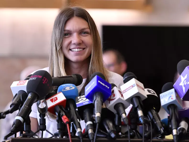 TENIS FEMININ: SOSIRE SIMONA HALEP LA BUCURESTI (11.06.2018)