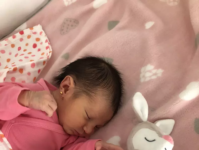 Primele fotografii cu fetița Adelinei Pestrițu (5)