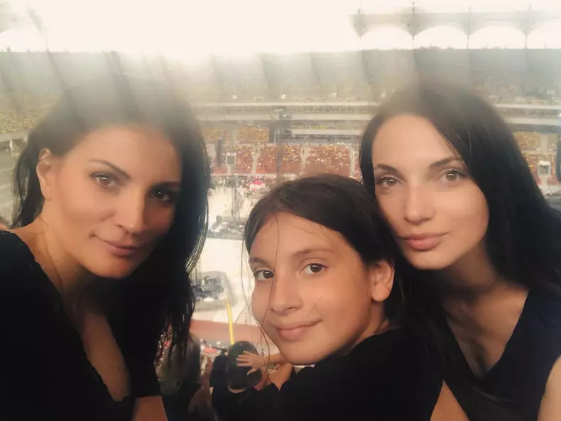 Ioana Ginghină, sora ei Elena și fiica ei Ruxandra