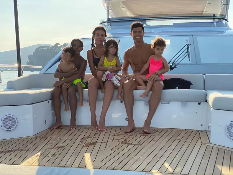 Georgina, Cristiano și copiii lor