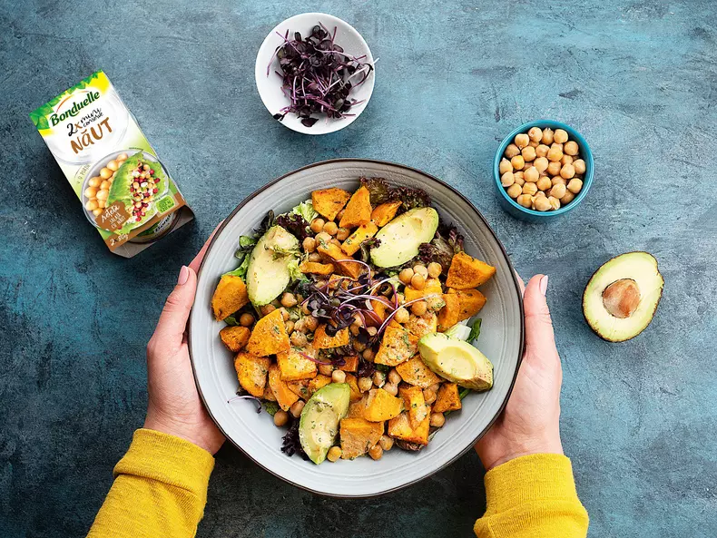 Naut - salata cu avocado
