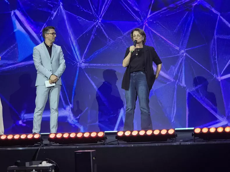 carmen tanase jurat romanii au talent  (5)