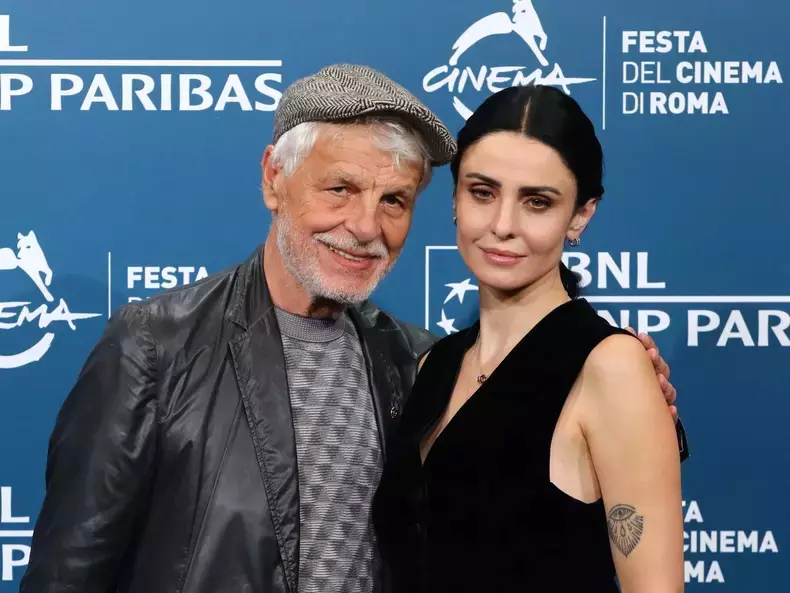 michele-placido-si-federica-vincenti