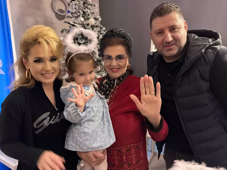 Irina Loghin cu familia fiicei sale