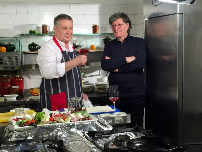 Ion Caramitru deschide noul sezon „Politică şi delicateţuri” (3)