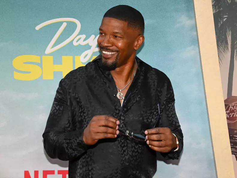 Jamie Foxx, adevărul despre boala de care suferă. Dezvăluirile lui Mike Tyson. „Nu se simte bine”
