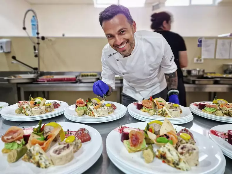 Cine este Ștefan Popescu, noul jurat de la Chefi la cuțite. (2)