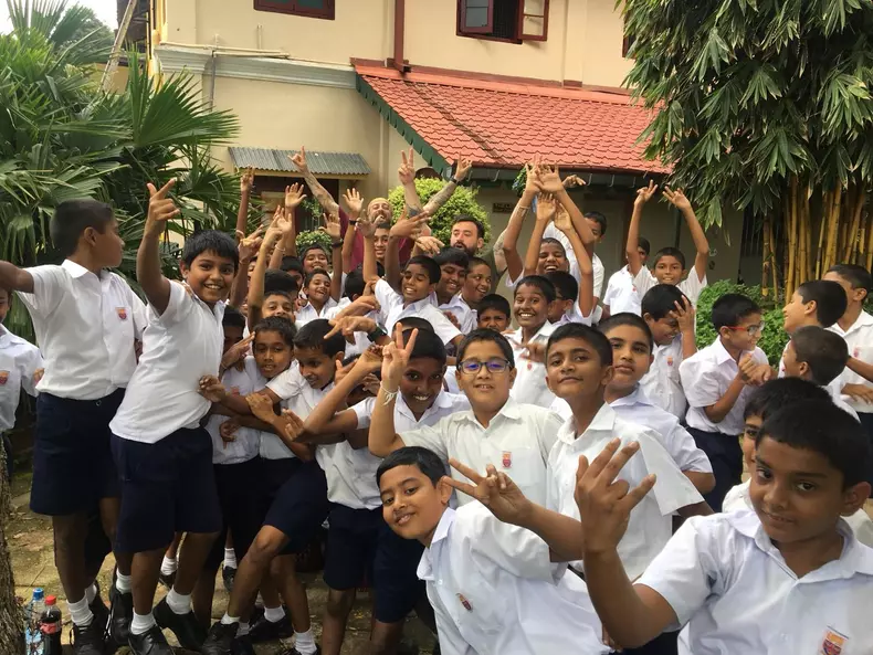 Surpriza la Asia Express