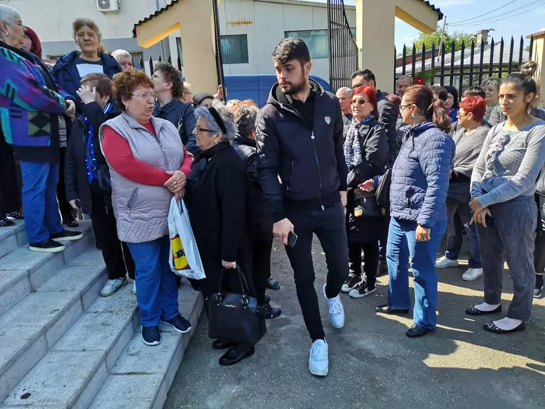 Marius Elisei, sotul Oanei Roman, la inmormantarea lui Razvan Ciobanu