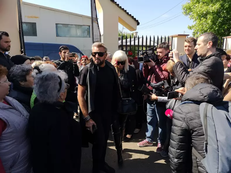 Raluca-Badulescu-si-Catalin-Botezatu-la-inmormantarea-lui-Razvan-Ciobanu