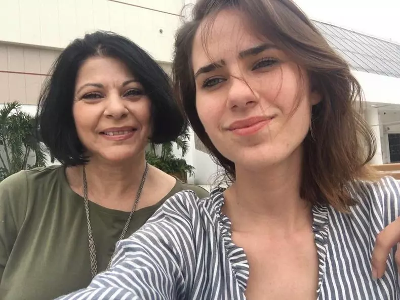 Elena Cârstea a plecat în 2006 în America, împreună cu fetele ei