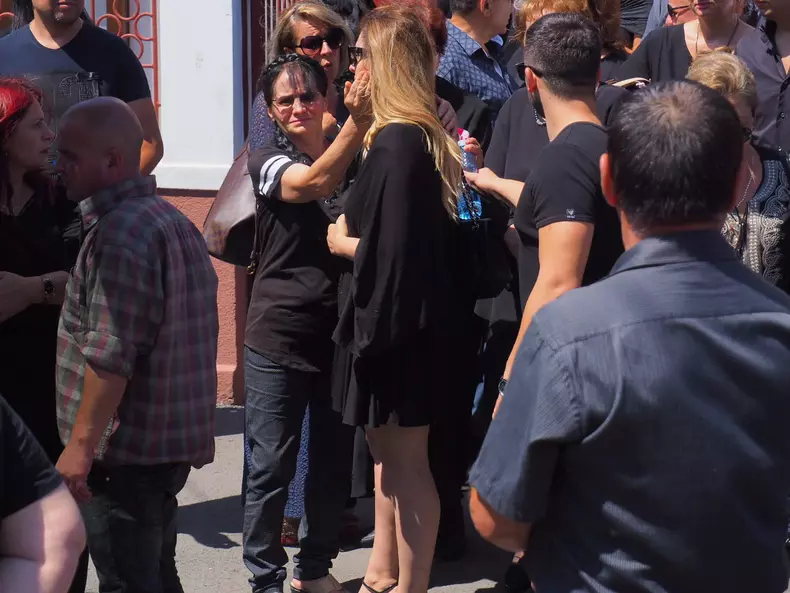 Diana Bisinicu a fost la un pas de lesin, la inmormantare