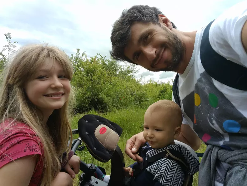 Dragoș Bucur și Dana Nălbaru au trei copii, doi biologici și unul adoptat