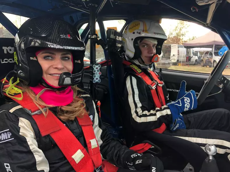 Adina Buzatu este pilot de raliuri
