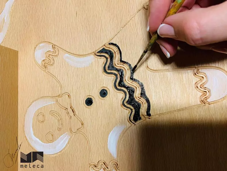 Jojo a renunțat anul acesta la bradul clasic și a ales unul din placaj