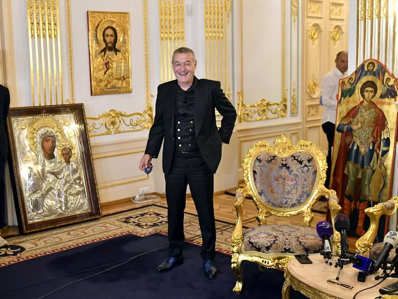 FOTBAL:PREZENTARE BOGDAN ANDONE LA FCSB (5.06.2019)