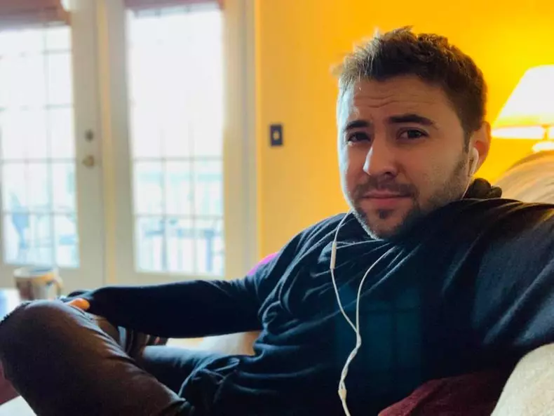 cezar-dometi-a-plecat-din-tara