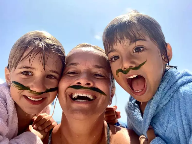 Sotia-lui-Horia-Brenciu-a-aparut-in-costum-de-baie-5