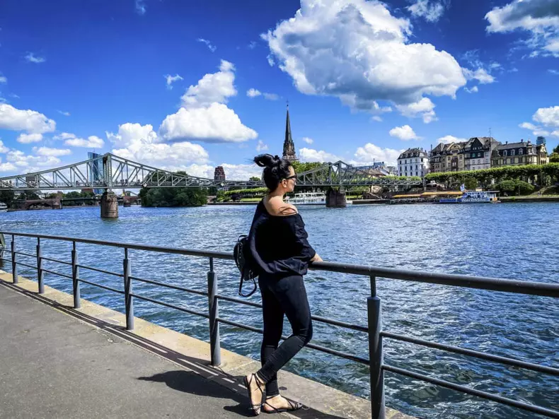 Frankfurt-Main-3-900x675