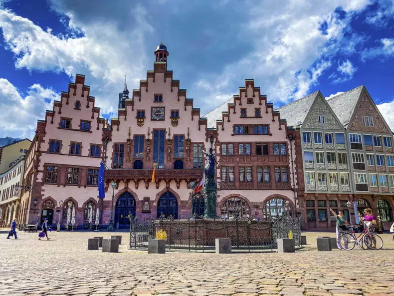 Primarie-Frankfurt-900x675