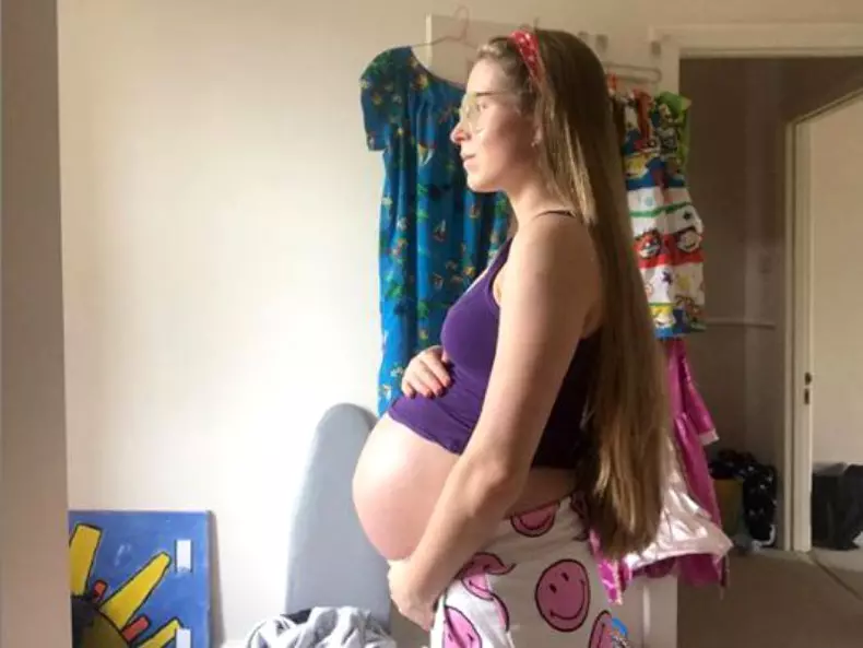 jessie-cave-a-nascut-a-treia-oara-Capture1