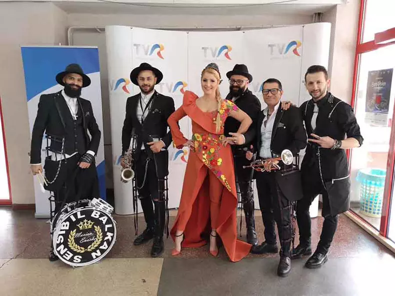 51734052_10157091735637090_3498884945793777664_n