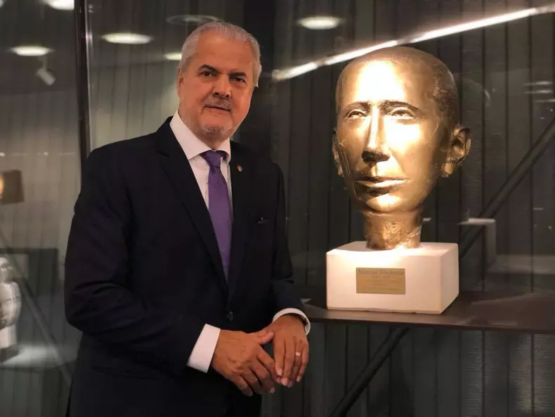 Prima-sotie-Adrian-Nastase-8-1