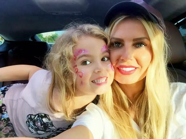 andreea-banica-cu-fetita-a8371f99d4