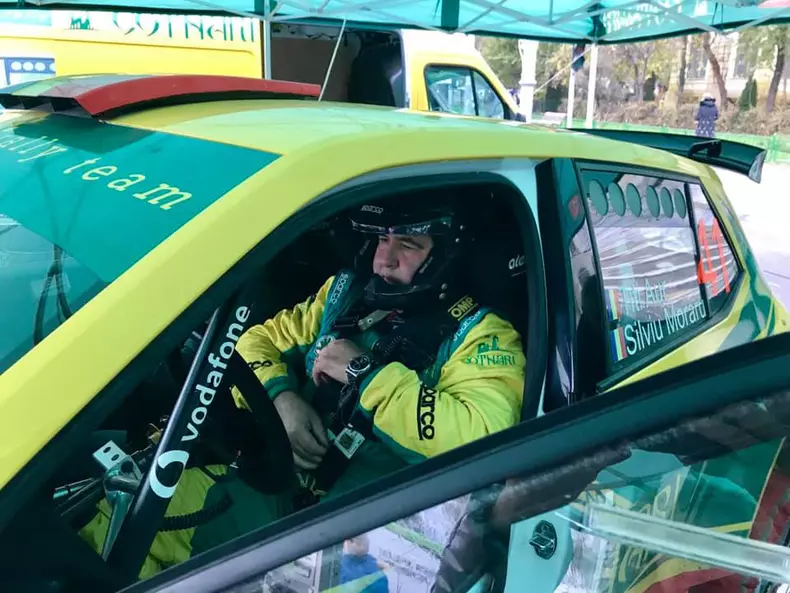 46479987_1811216548975899_1365217906937298944_n