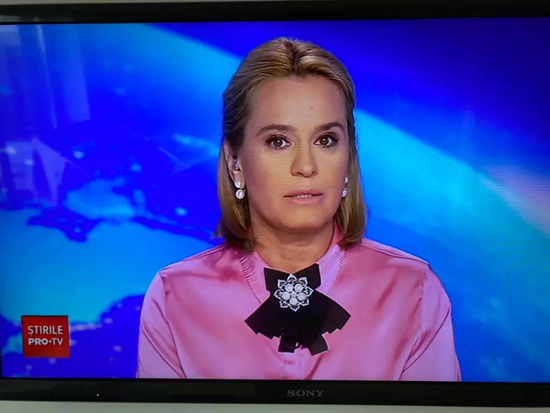 Andreea-Esca-si-a-schimbat-coafura-in-sfarsit-Aparitie-inedita-la-Stirile-PRO-TV-fanii-sunt-surprinsi-1