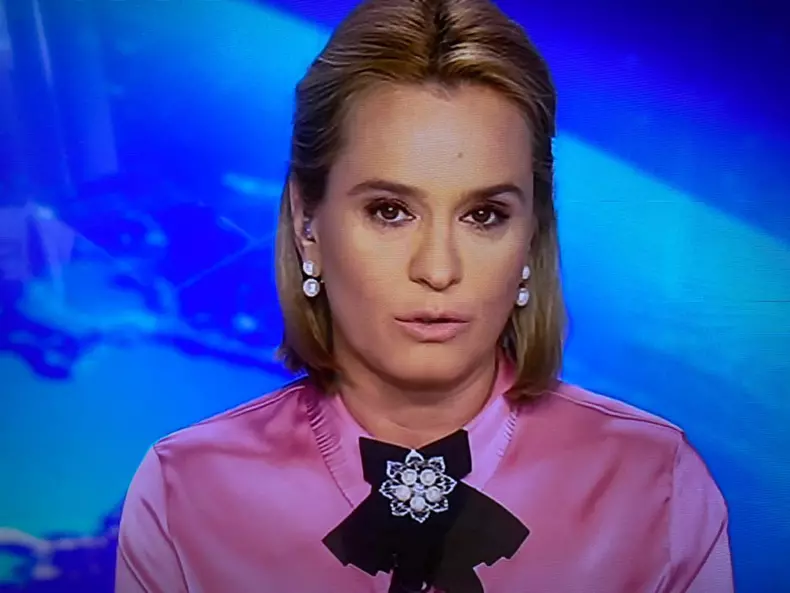 Andreea-Esca-si-a-schimbat-coafura-in-sfarsit-Aparitie-inedita-la-Stirile-PRO-TV-fanii-sunt-surprinsi-7-1024x768-1