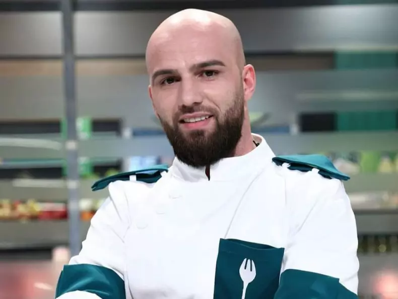Cine-este-Dorin-Voiasciuc-de-la-Chefi-la-cutite-4-2