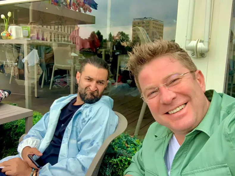 Smiley-Pavel-Bartos-10