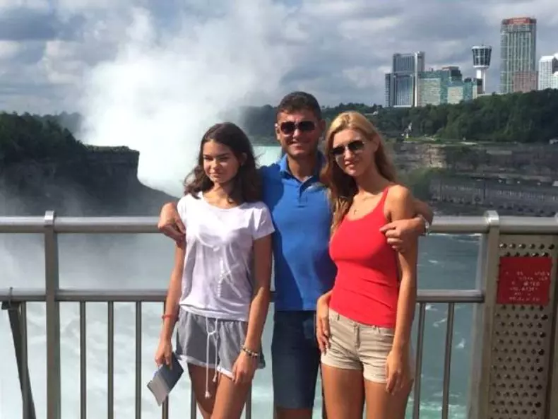 Cristian-Boureanu-si-laura-Dinca-s-au-despartit-1