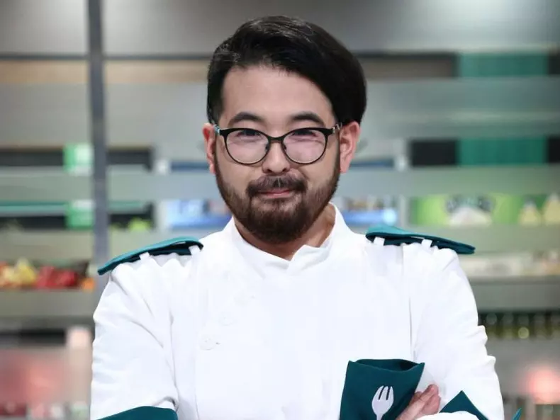 cine-este-Rikito-Watanabe-splash-vedete-la-apa-8