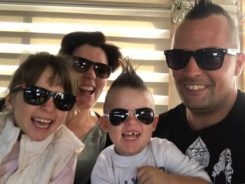 cine-este-sandy-medini-de-la-splash-vedete-la-apa5