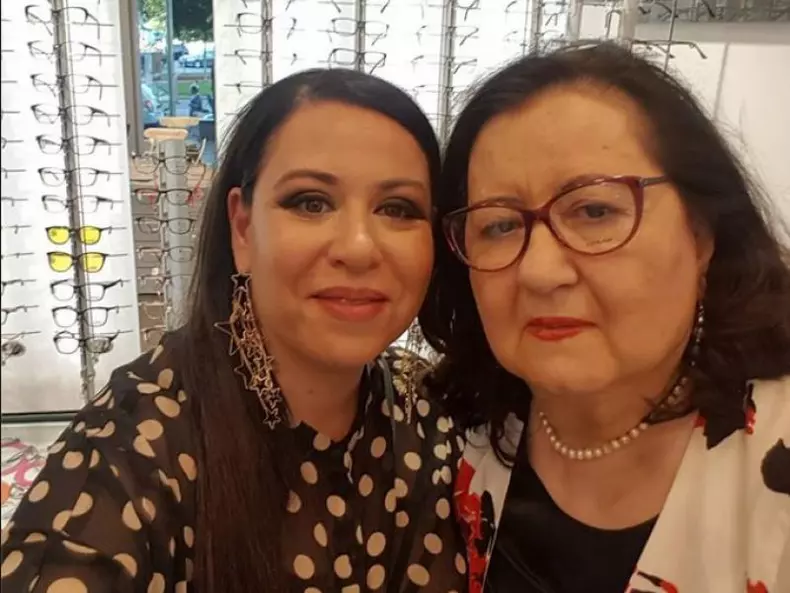 Mioara-Roman-a-ajuns-la-sapa-de-lemn-3