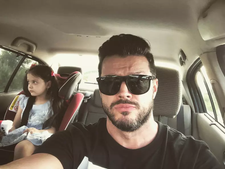 victor-slav-petrece-craciunul-2