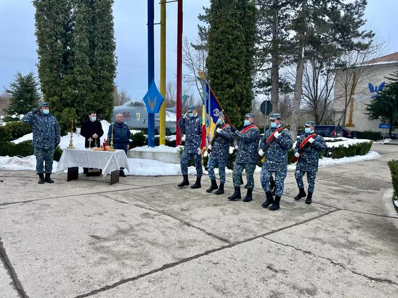 274777933_323385659826565_4582324457510543040_n