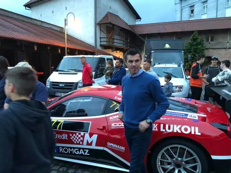 35987338_847277105481757_4999701120658964480_n