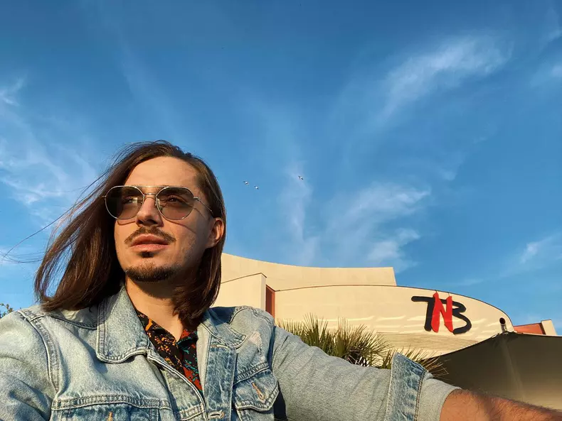 cine-este-sebastian-cotofana-5