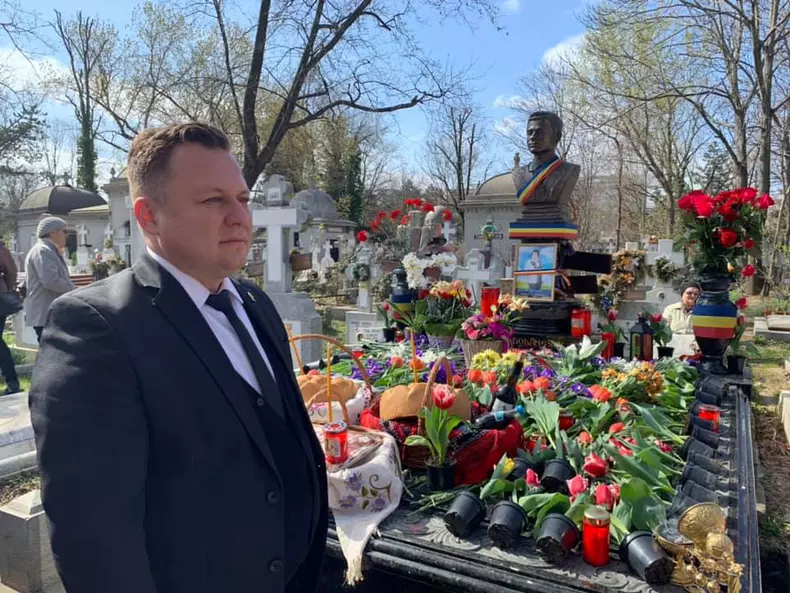 dragos-dolanescula-mormantul-tatalui-sau-2