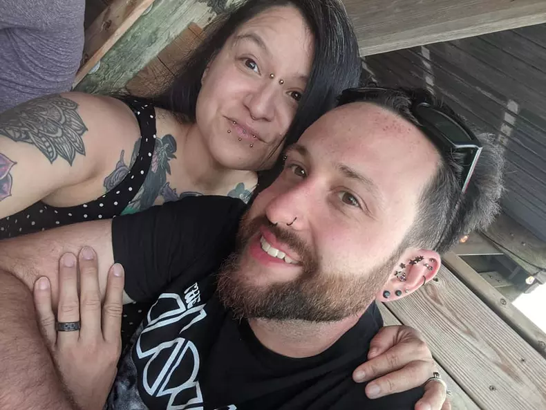 o-femeie-din-sua-s-a-casatorit-cu-doi-barbati-11