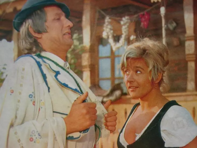 vasilica_tastaman_cu_seabastian_papaiani_in_pacala__large